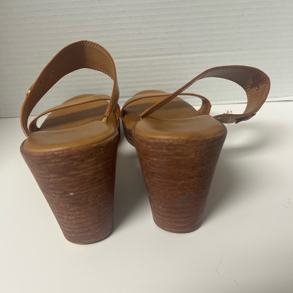 Italian shoemaker Mallory Tan Leather Strap Women's  Wedge Sandals comfy Sz 9.5 - Picture 3 of 4